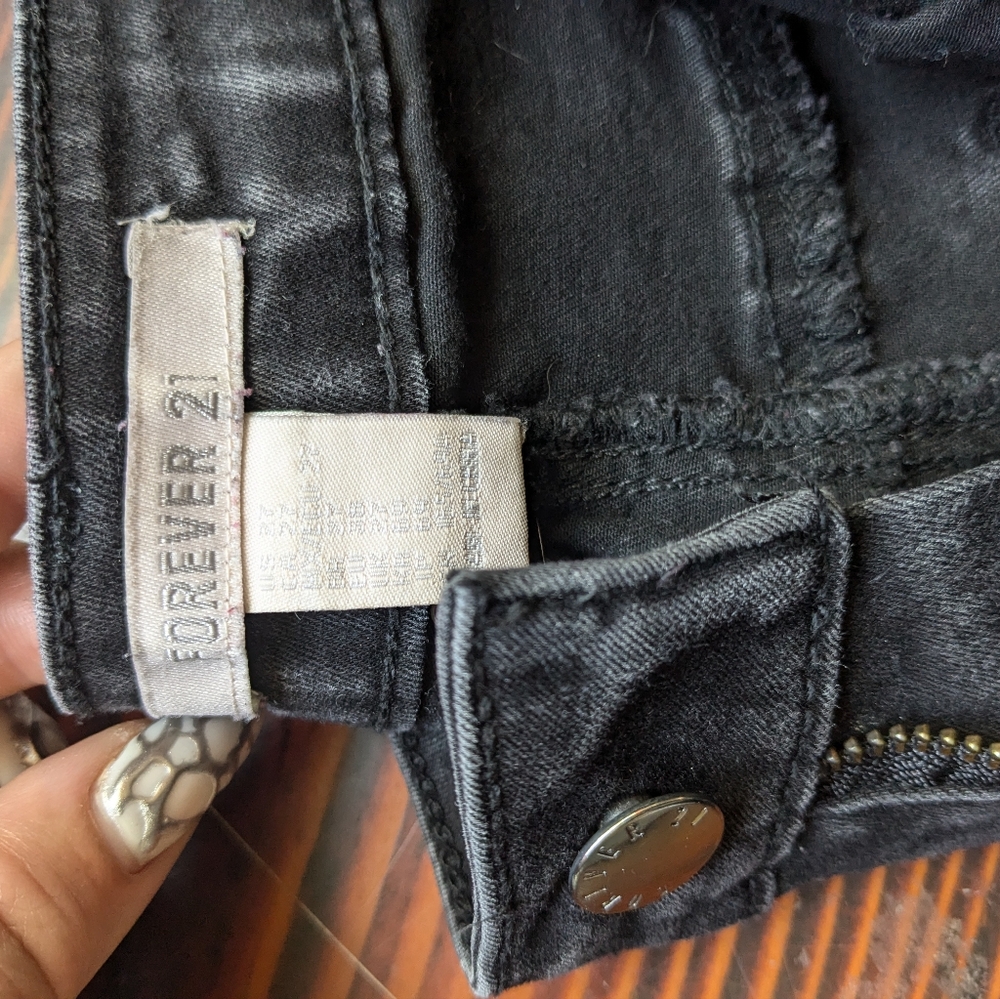 Forever 21 Black Skinny Jeans โ Size 27 - Picture 3 of 5